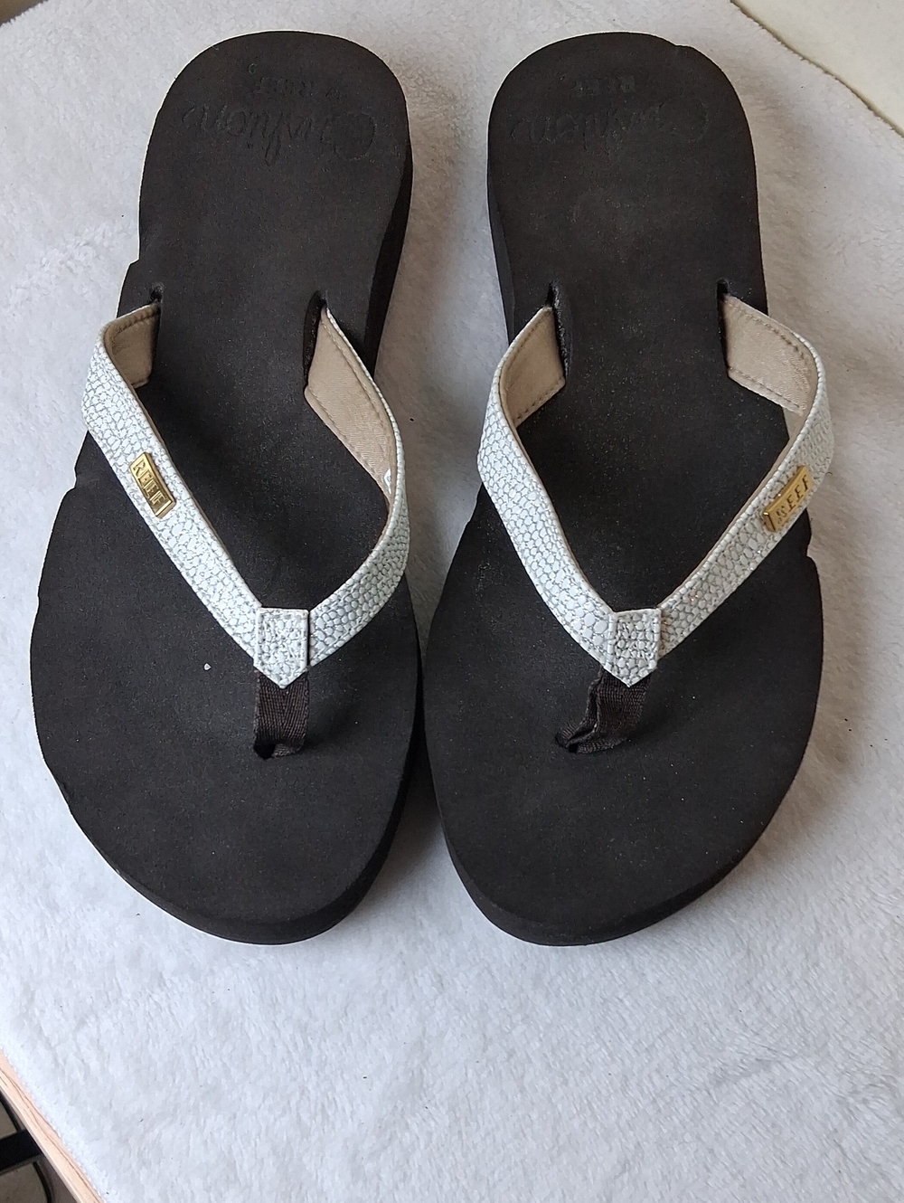 Reef Women's Black Footbed White Textured Strap Flip Flop Sandals